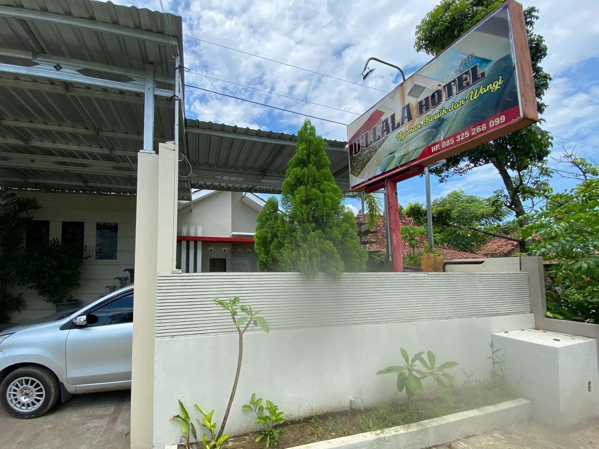 Reddoorz Near Pantai Idola Banyutowo Hotel D'Llala Pati Экстерьер фото